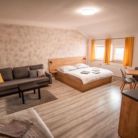 Apart Mikes Telč المظهر الخارجي الصورة